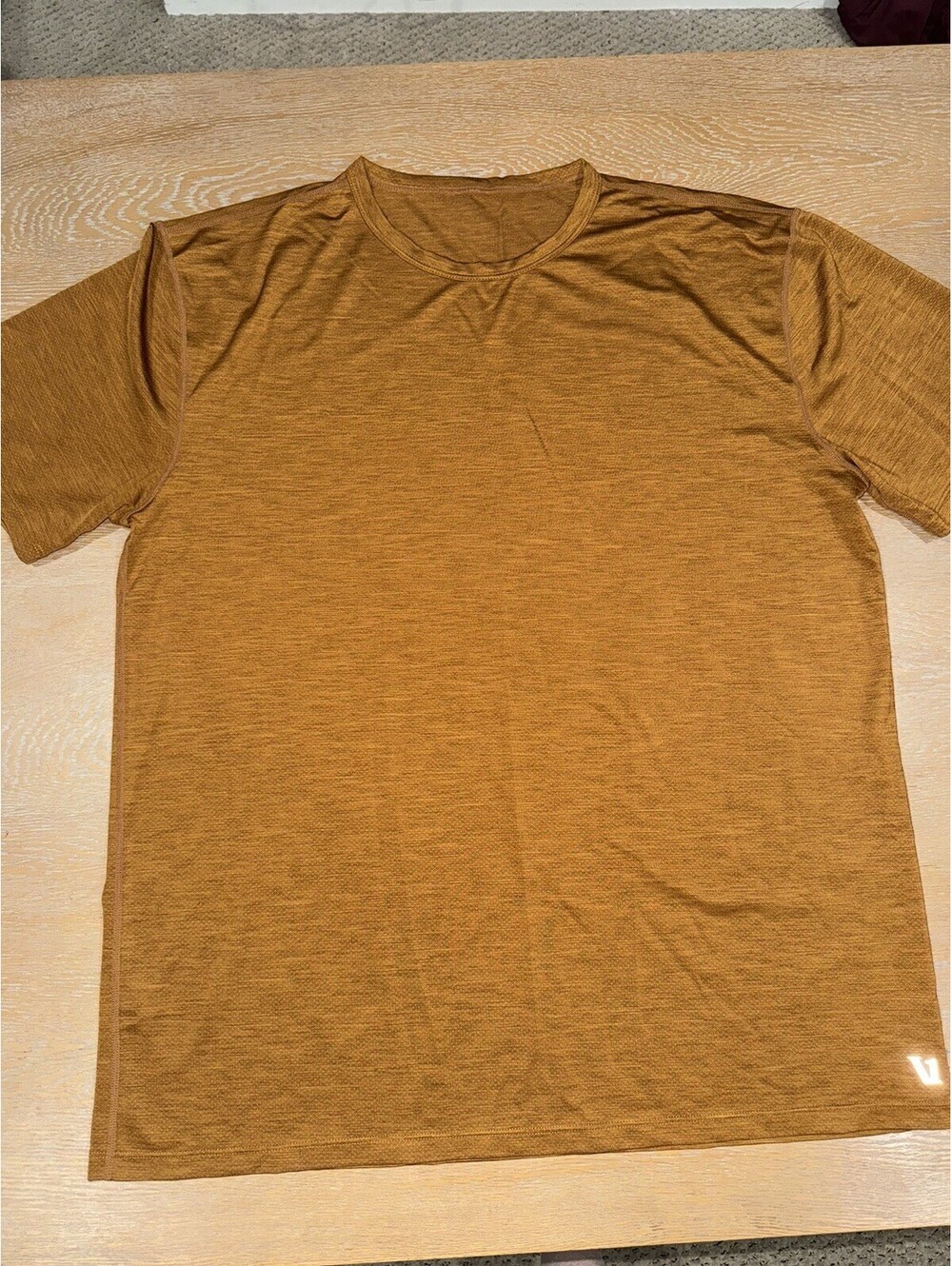 Vuori Zephyr Tee T-Shirt Men M/L Brown Crew Neck Jersey Short Sleeve Performance